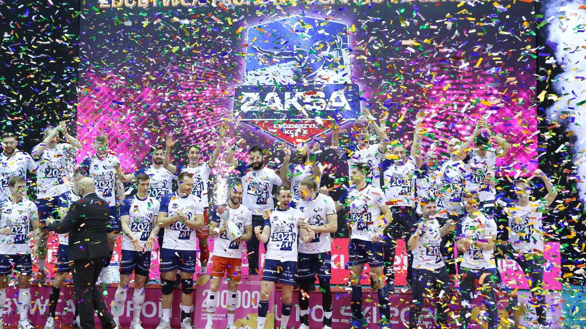 Zdjęcie okładkowe artykułu: WP SportoweFakty / Anna Klepaczko / Na zdjęciu: Grupa Azoty ZAKSA Kędzierzyn-Koźle, triumfator Tauron Pucharu Polski 2021