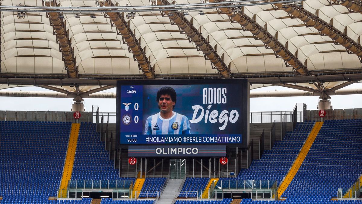 Uhonorowanie Diego Maradony na stadionie olimpijskim w Rzymie