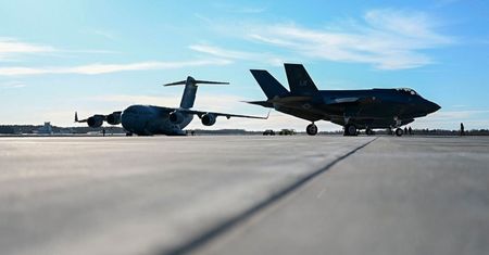NATO rozmieszcza siły na wschodzie. Przenoszą je ciężkie samoloty