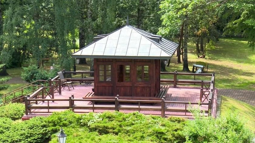 Ogród przy Domu Artystów Weteranów w Skolimowie