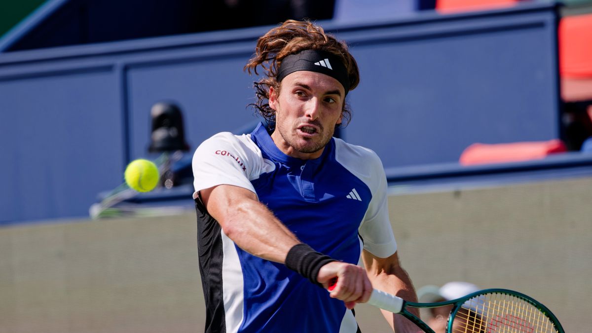 PAP/EPA / ALEX PLAVEVSKI / Na zdjęciu: Stefanos Tsitsipas