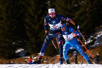 PŚ w biathlonie. Eric Perrot bezbłędny w Hochfilzen, Polacy poza czołówką