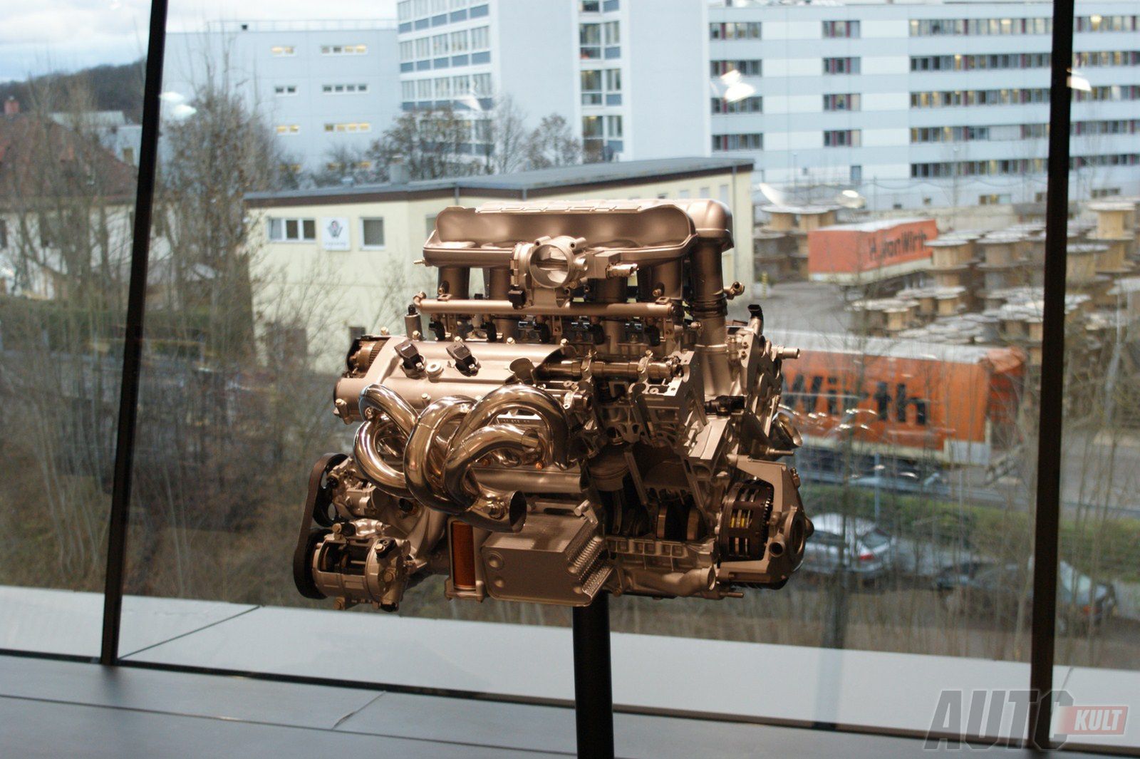 Eksponaty Porsche Museum - ekspozycja silników