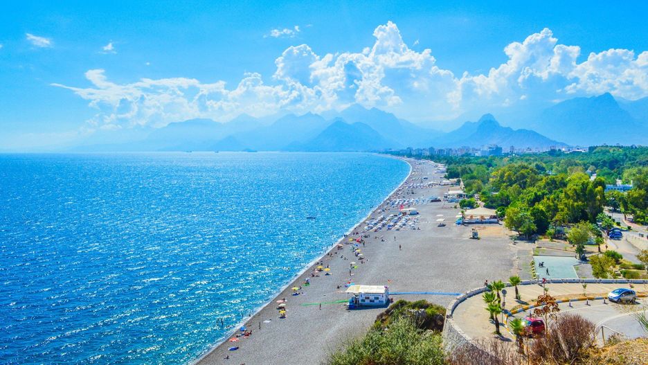 Gdzie na wakacje LAST MINUTE w grudniu 2025? Podpowiadam 7 najtańszych kierunków