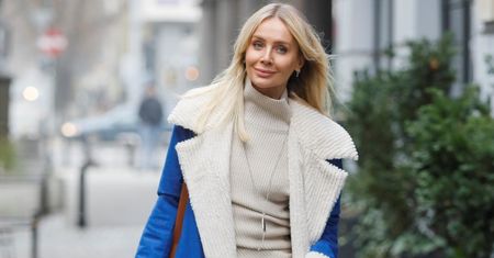 Agnieszka Woźniak-Starak w pięknych okolicznościach przyrody. Ależ ona wygląda