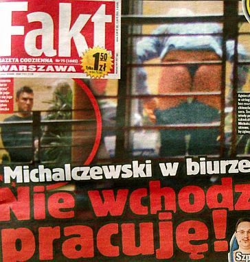 Co Michalczewski robi w biurze?