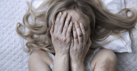 Opublikowano wstrząsający raport. Polki w Wielkiej Brytanii padają ofiarami przemocy domowej