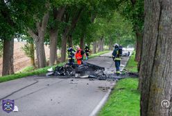 Makabryczny wypadek porsche na Mazurach. Z auta została miazga. Nie żyją biznesmeni