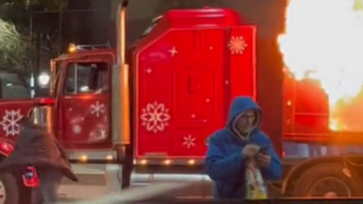 Naczepa od charakterystycznej ciężarówki zaczęła się palić