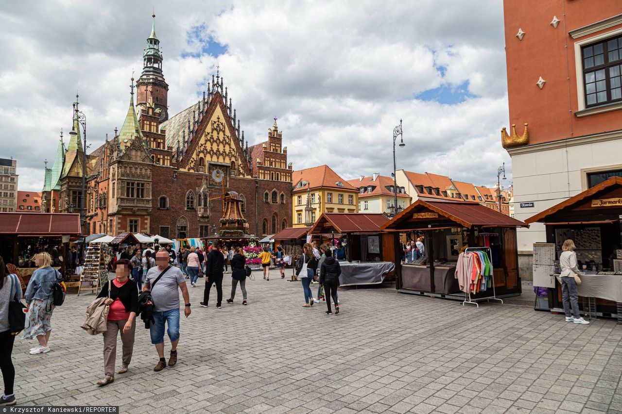 Kosmiczne ceny na jarmarku we Wrocławiu. Pierogi i kiełbasa za kilkadziesiąt złotych