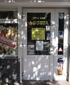 Sklep rozdaje klientom oświadczenia. Walczą z edukacją zdrowotną