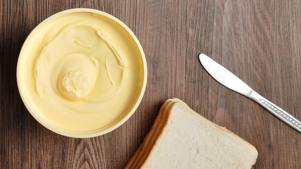 Tłuszcz jadalny z olejem roślinnym, 60% tłuszczu, w kostce, z dodatkiem soli