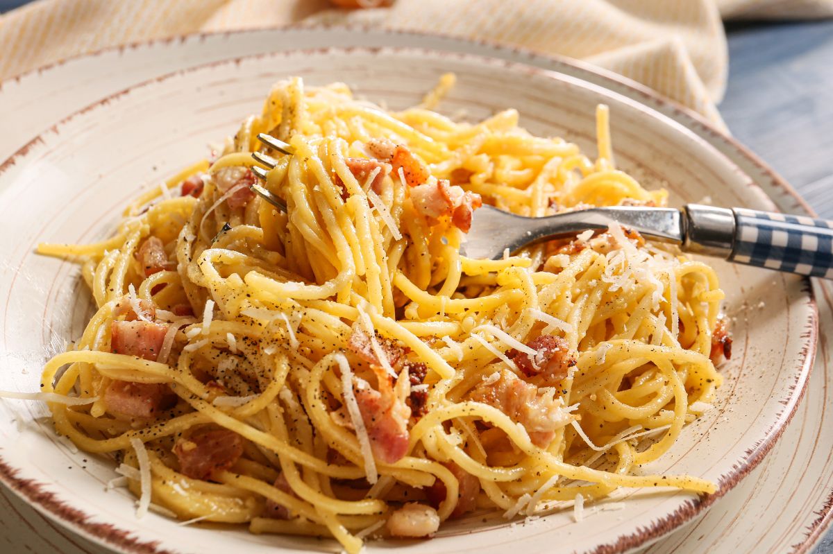 Nie masz czasu na gotowanie w majówkę? Zrób na obiad szybkie spaghetti z 5 składników