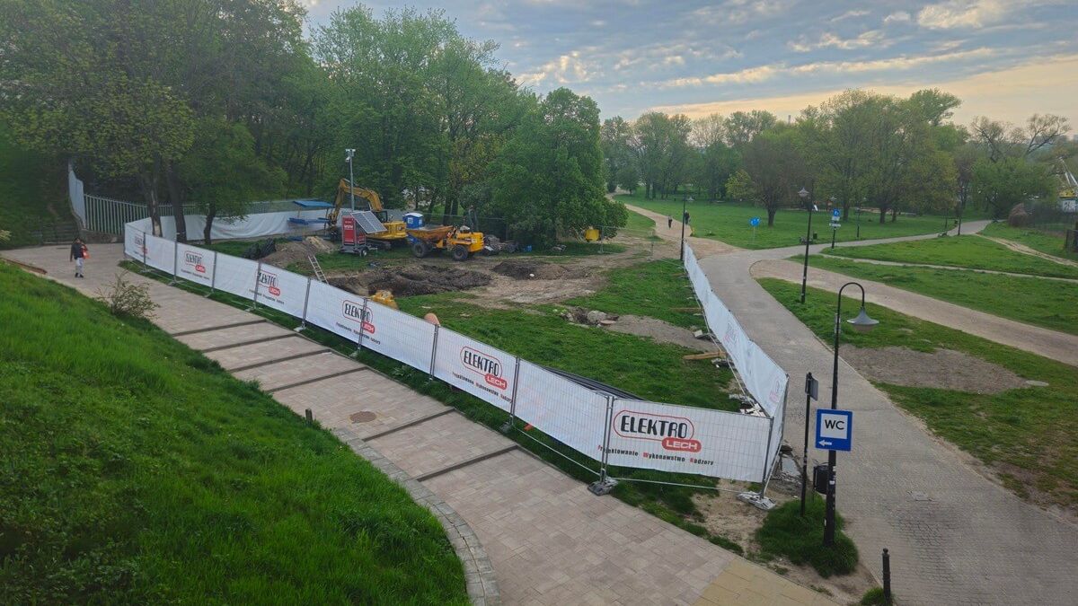 Prace ziemne na Błoniach pod Zamkiem w Lublinie