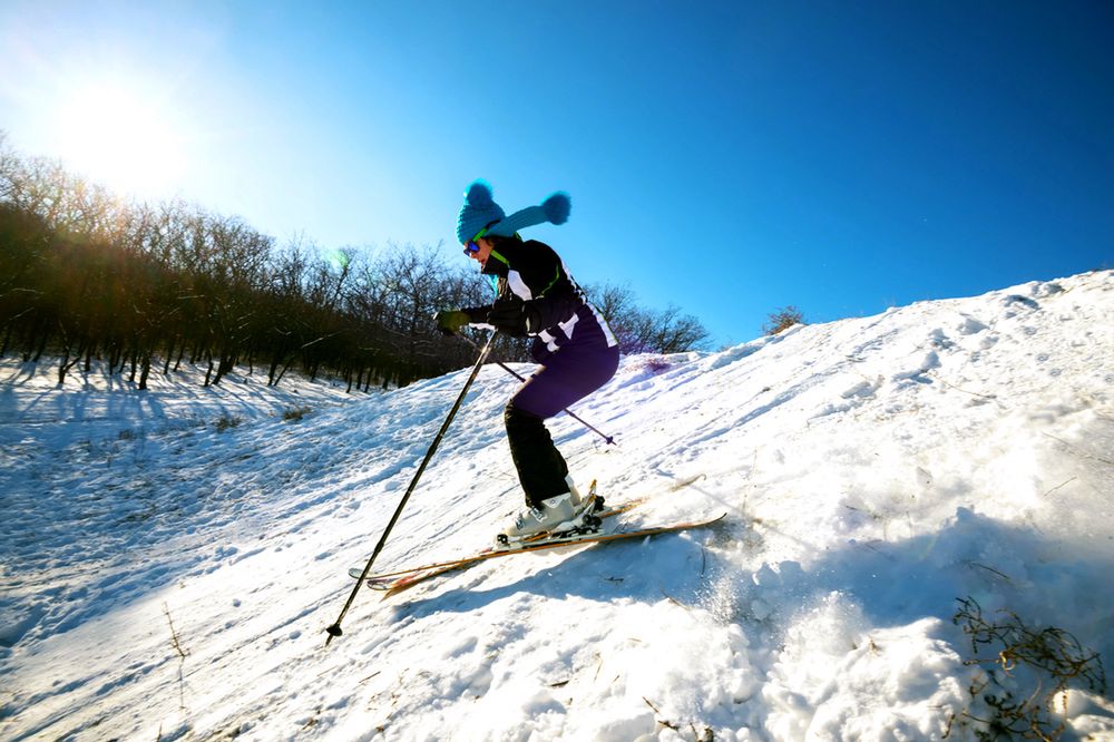 Strój narciarski – kurtka, spodnie i dodatki