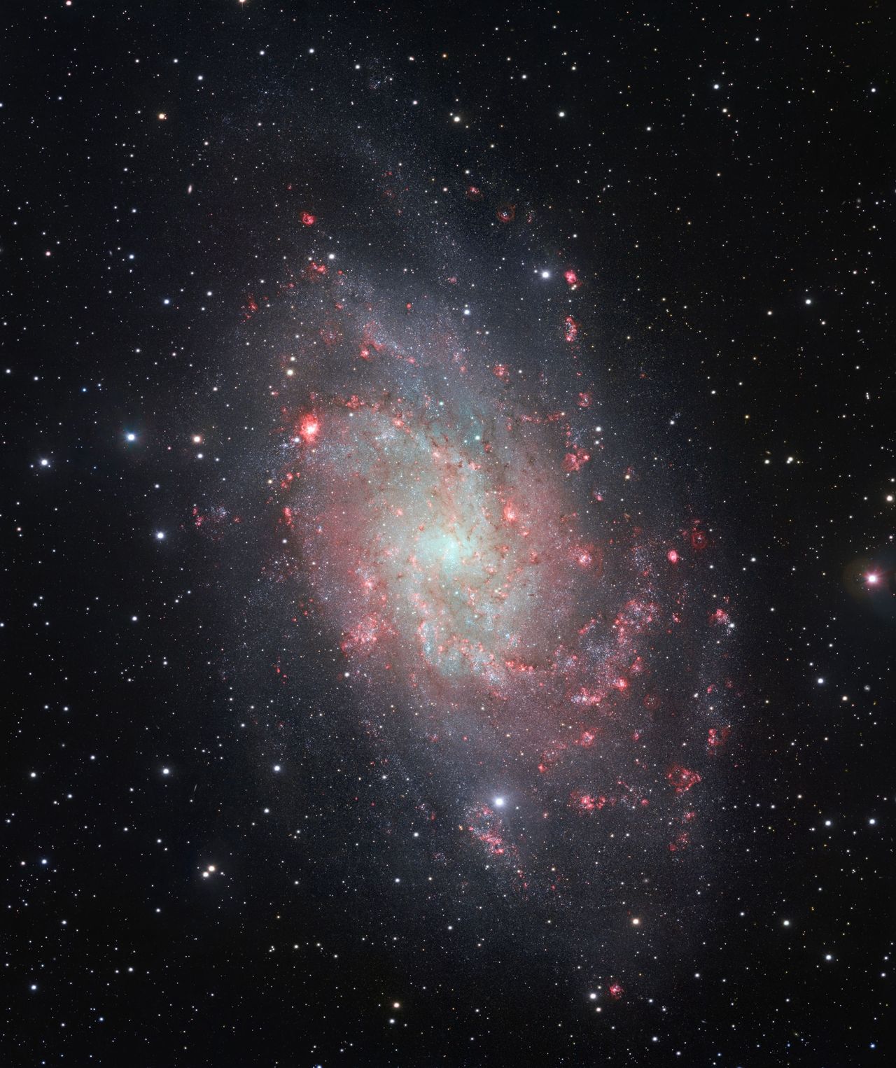 Messier 33 – Galaktyka w Trójkącie