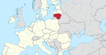 Który kraj zaznaczyliśmy na mapie? Odpowiedz choć na 10 pytań