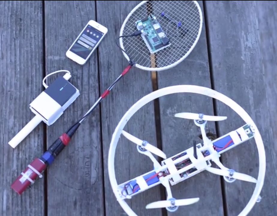 Zyro DroneBall: Wii na świeżym powietrzu. Dron latającą piłką - ciekawe, ale niepotrzebne? 3