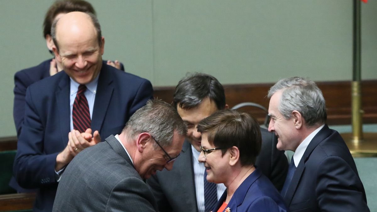 Premier Beata Szydło i minister środowiska Jan Szyszko w Sejmie.