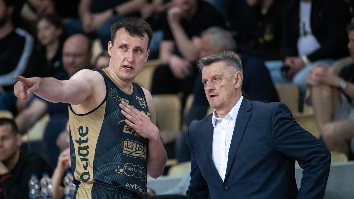 PAP / Tytus Żmijewski / Na zdjęciu: trener Enea Abramczyk Astorii Bydgoszcz Aleksander Krutikow i Damian Jeszke