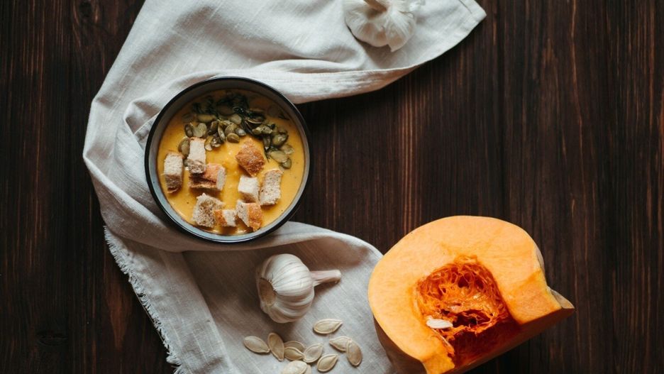 Dlaczego warto jeść dynię i jej pestki? Skorzysta cały organizm