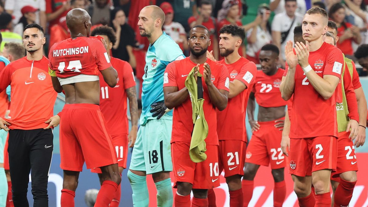 PAP/EPA / Mohamed Messara / Na zdjęciu: piłkarze reprezentacji Kanady