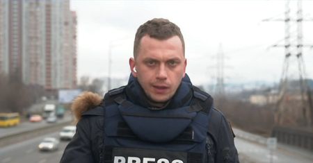 Wojciech Bojanowski zadebiutował jako korespondent CNN. Wystąpił bez butów
