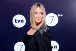 Małgorzata Rozenek jest w formie po ciąży. Na spacerze eksponuje szczupłe nogi