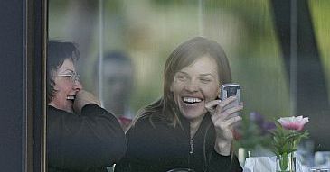 Hilary Swank jeździ autobusami