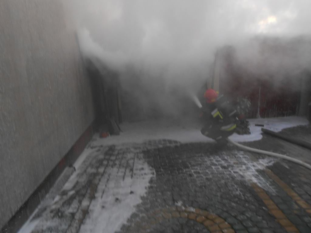 Strażacy interweniowali w sprawie pożaru w garażu
