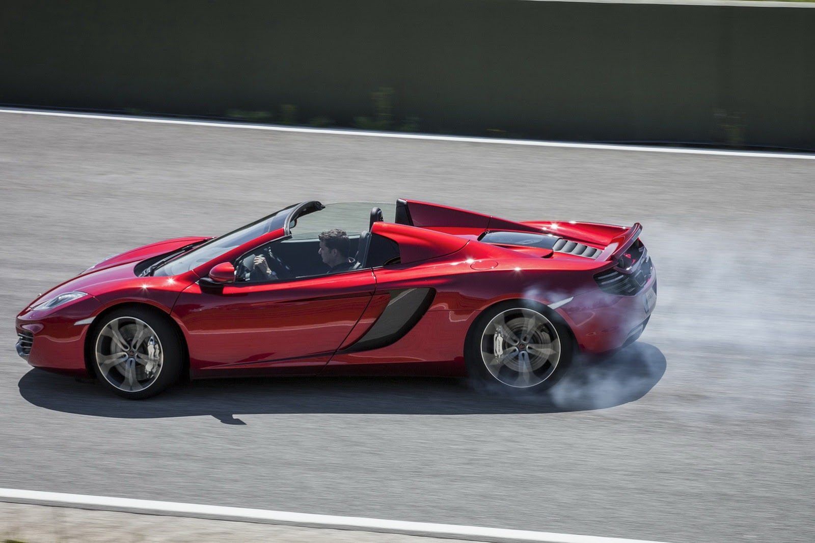 McLaren MP4-12C Spider - obszerna galeria prosto od producenta 45