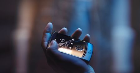 Składana Motorola Razr zadebiutuje z opóźnieniem. Nie zgadniesz, z jakiego powodu