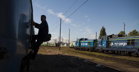 Tysiące osób do zwolnienia w PKP Cargo. Związkowiec: nie nadążam ładować telefonu