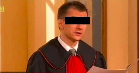 Prokurator z serialu "Sędzia Anna Maria Wesołowska" może trafić do więzienia za oszukiwanie klientów
