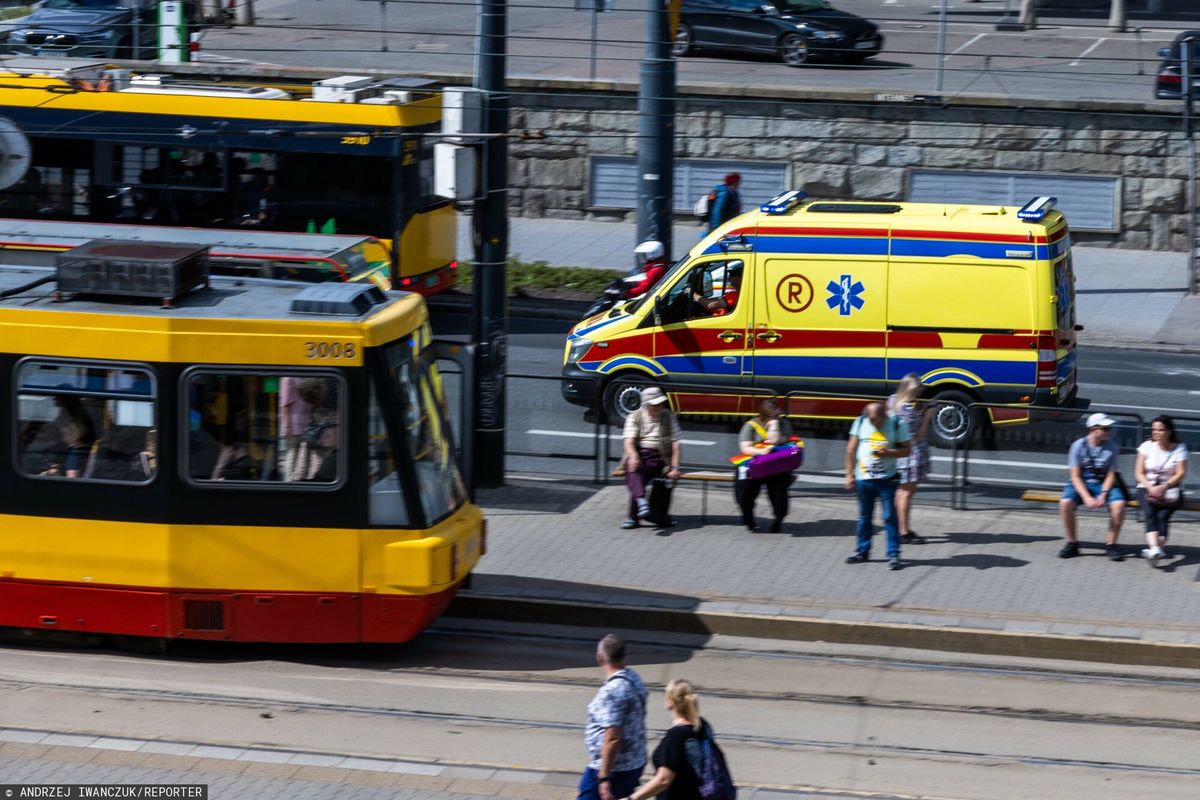 wypadek, tramwaj, dziecko 10-letni chłopiec potrącony przez tramwaj. Miał przyciśnięte plecy