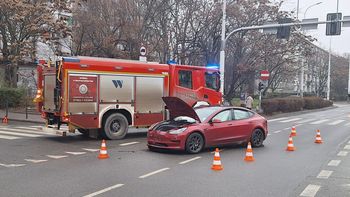 Wrocław: Wypadek elektrycznej tesli i hyundaia