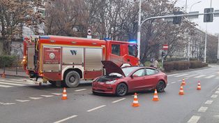 Wrocław: Wypadek elektrycznej tesli i hyundaia