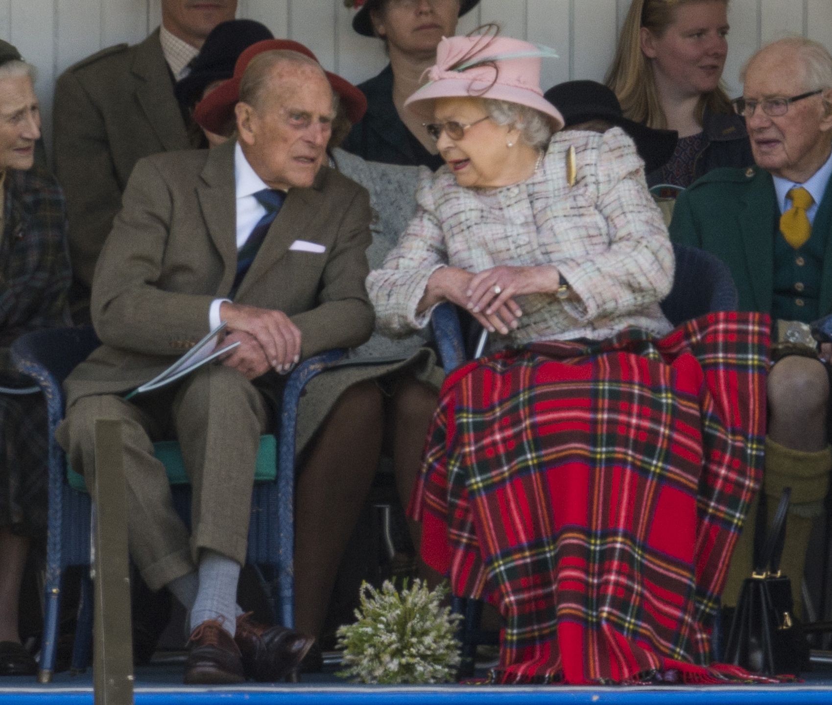 Królowa Elżbieta chce spędzać większość czasu na zamku Windsor, w krypcie którego spoczął jej zmarły mąż