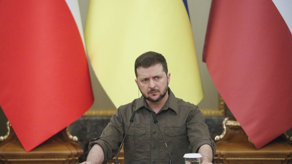 Presidents of Poland, Lithuania, Latvia, and Estonia visit Ukraineepa09888614 Ukrainian President Volodymyr Zelensky speaks during a press conference in Kyiv, Ukraine, 13 April 2022. Presidents of Poland, Lithuania, Latvia, and Estonia arrived in Ukraine to meet with top officials and express their support for Ukraine amid the Russian invasion.  EPA/SERGEY DOLZHENKO 
Dostawca: PAP/EPA.SERGEY DOLZHENKO