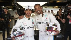 F1: Lewis Hamilton uczy jazdy Willa Smitha. Słynny aktor zmierzył się z synem na torze (wideo)