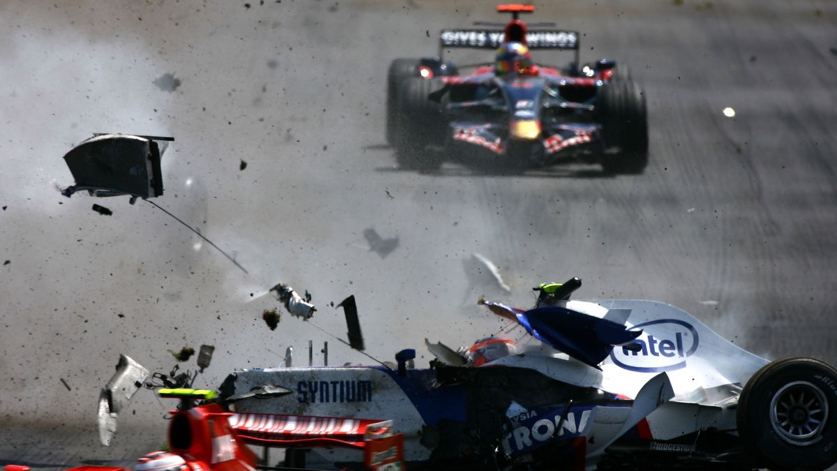 Getty Images / Paul Gilham / Na zdjęciu: wypadek Roberta Kubicy podczas GP Kanady w 2007 roku