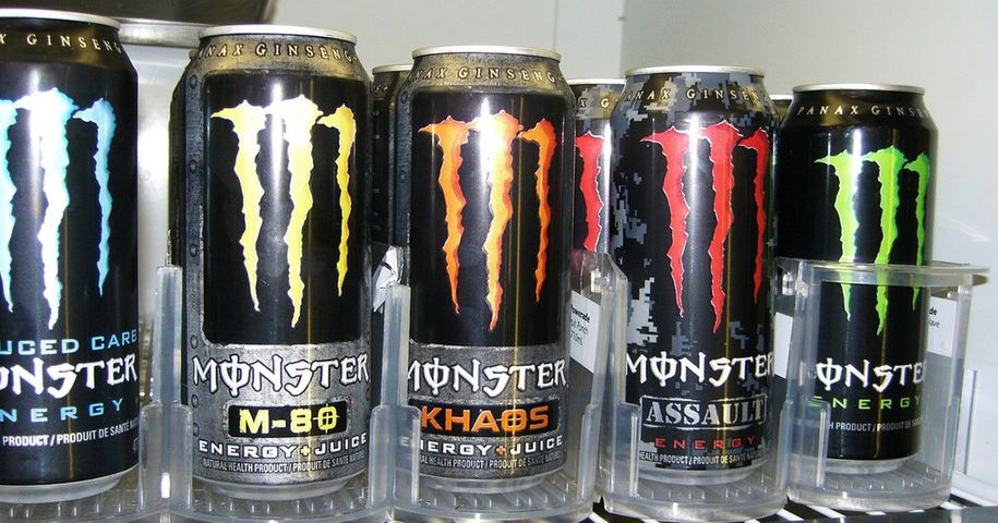 Napój energetyczny Monster z witaminami C, B2, B3, B6 i B12