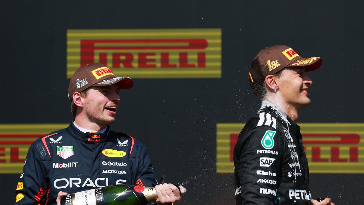 Materiały prasowe / Red Bull / Na zdjęciu: Max Verstappen (z lewej) i George Russell 