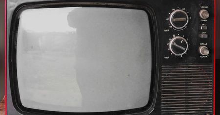 W przyszłym roku 2 mln Polaków może zostać odciętych od telewizji. Na ratunek ruszają parafie