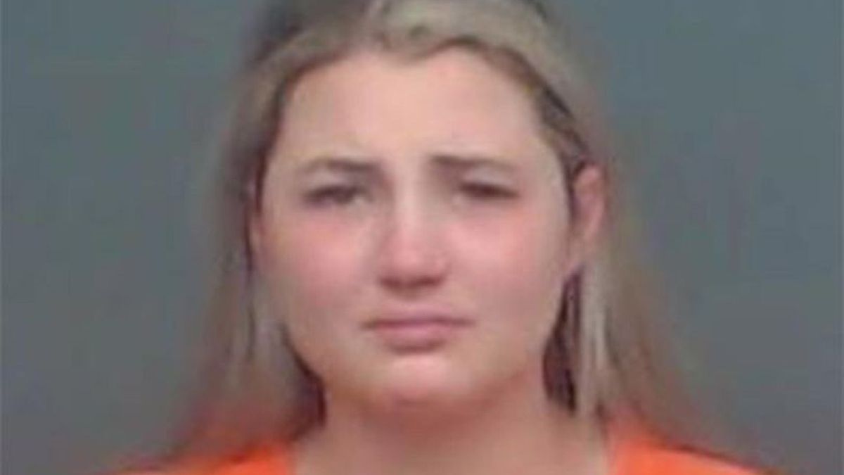 Ashlyn Faye Bell utrzymywała intymne relacje z trojgiem uczniów teksańskiego liceum