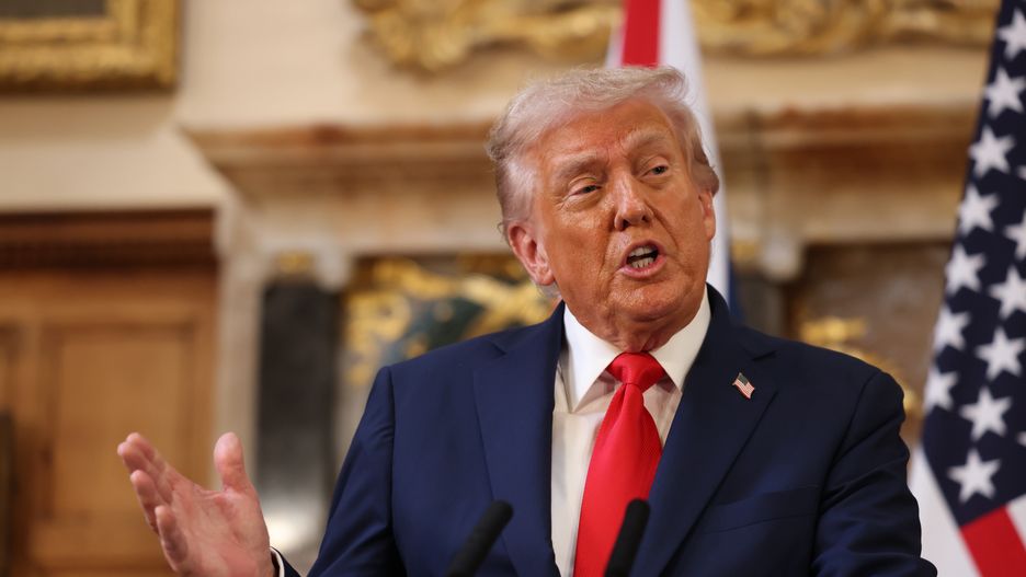 US President Trump meets British Prime Minister Starmer during state visit
epa12387661 US President Donald J. Trump speaks during a press conference during their visit to Chequers, the country residence of the Prime Minister in Aylesbury, Britain, 18 September 2025. President Trump is on his second state visit to the UK where he met with the King and with the Prime Minister Starmer.  EPA/NEIL HALL / POOL 
Dostawca: PAP/EPA.
NEIL HALL / POOL
dimplomacy, meeting, press conference, usa, uk