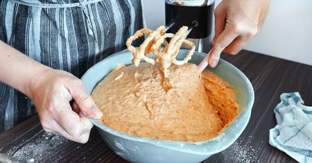 To ciasto zawiera warzywo, a i tak znika szybciej niż brownie. Zrobisz je w 2 minuty