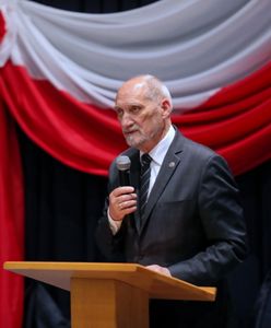 Szokująca okładka "Gazety Polskiej". Cezary Tomczyk reaguje. Mocne słowa o Macierewiczu