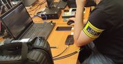 Podejrzani o rozpowszechnianie treści pornograficznych z udziałem małoletnich na stworzonej  przez siebie stronie internetowej, zatrzymani.
