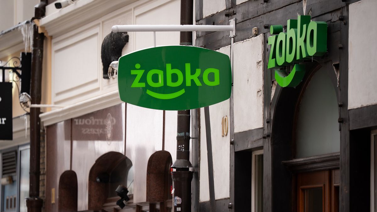 Prokuratura bada atak na Żabkę. Dane wystawiono za 5 tys. euro